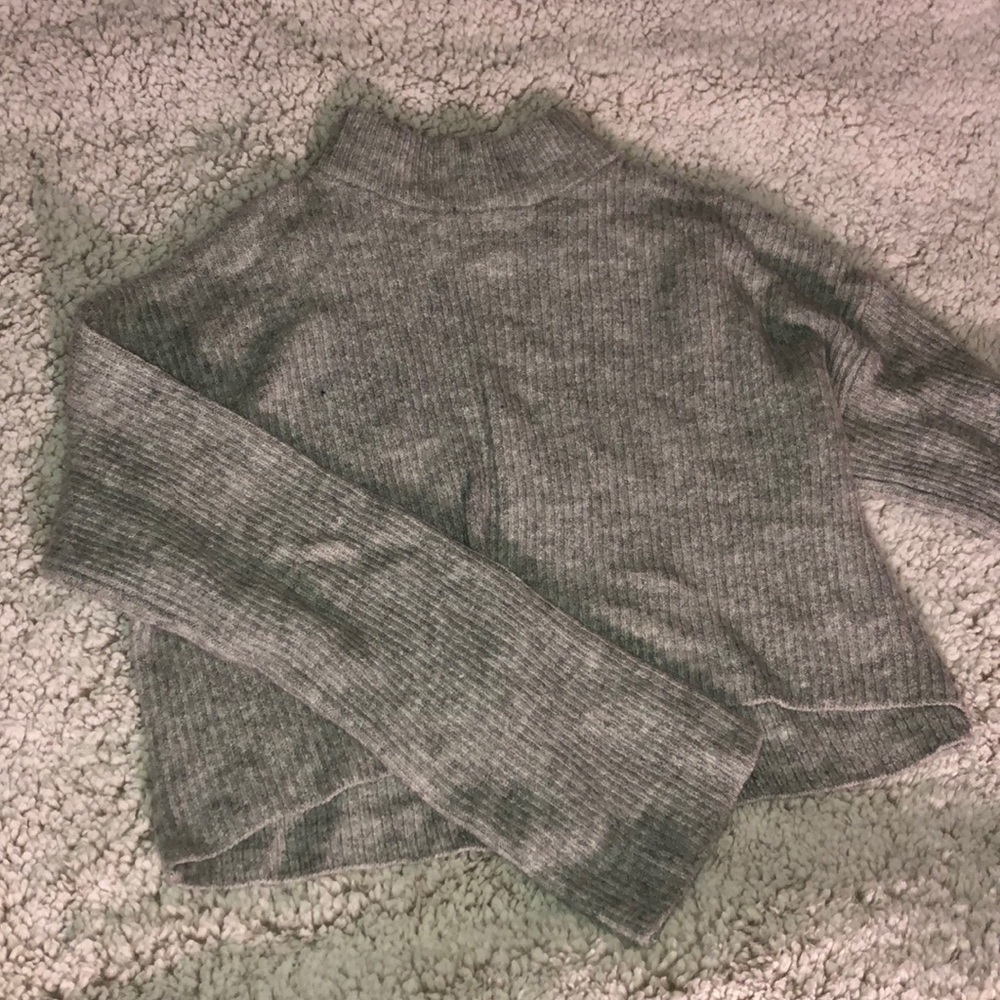 cropped grey turtleneck